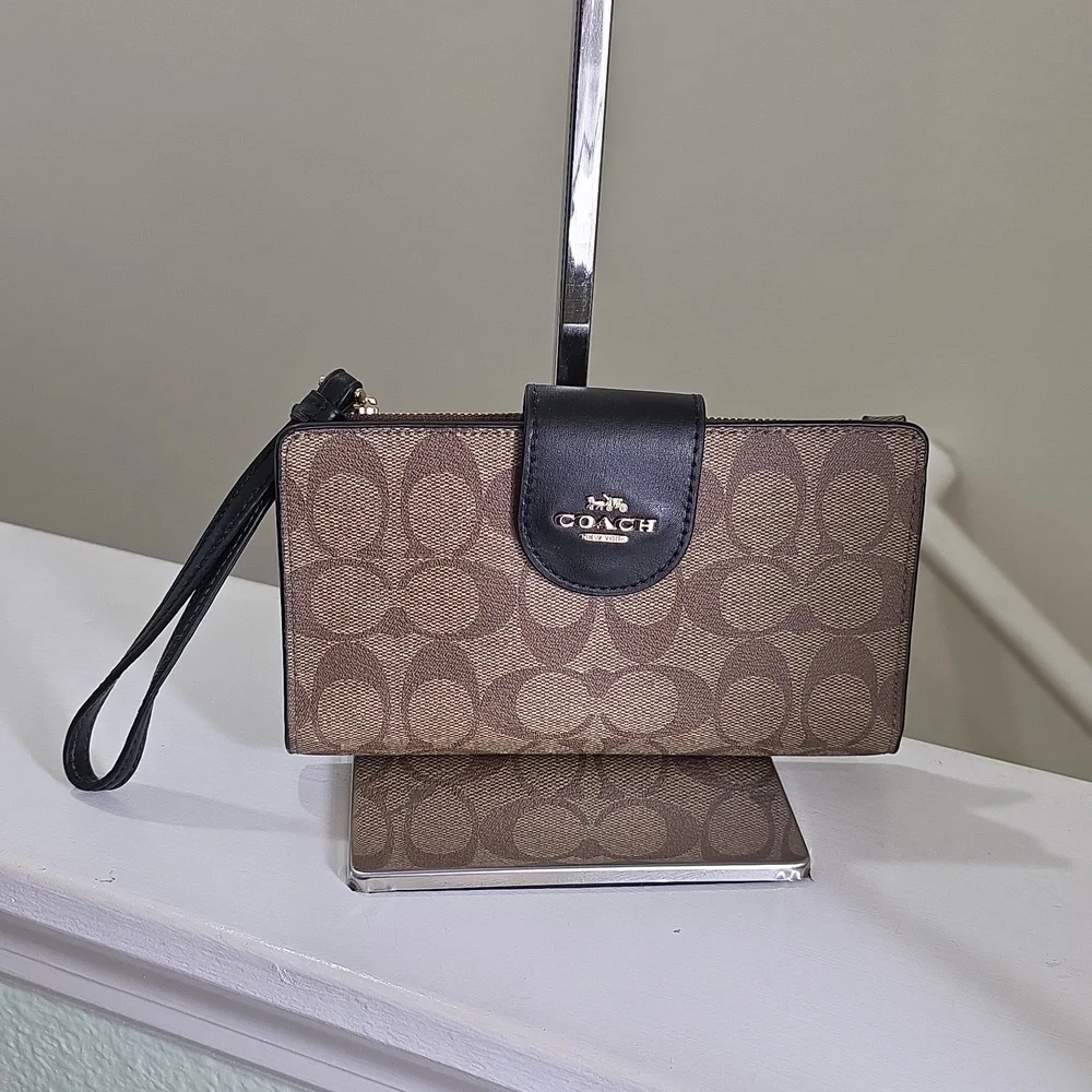 COACH C2874 Phone Wallet In Signature Canvas Gold/Walnut/Black NWOT - Picture 15 of 15